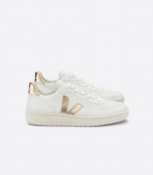 Χαμηλα Sneakers γυναικεια Veja V-10 Chromefree δερματινα ασπρα χρυσο χρωμα | TNH741US