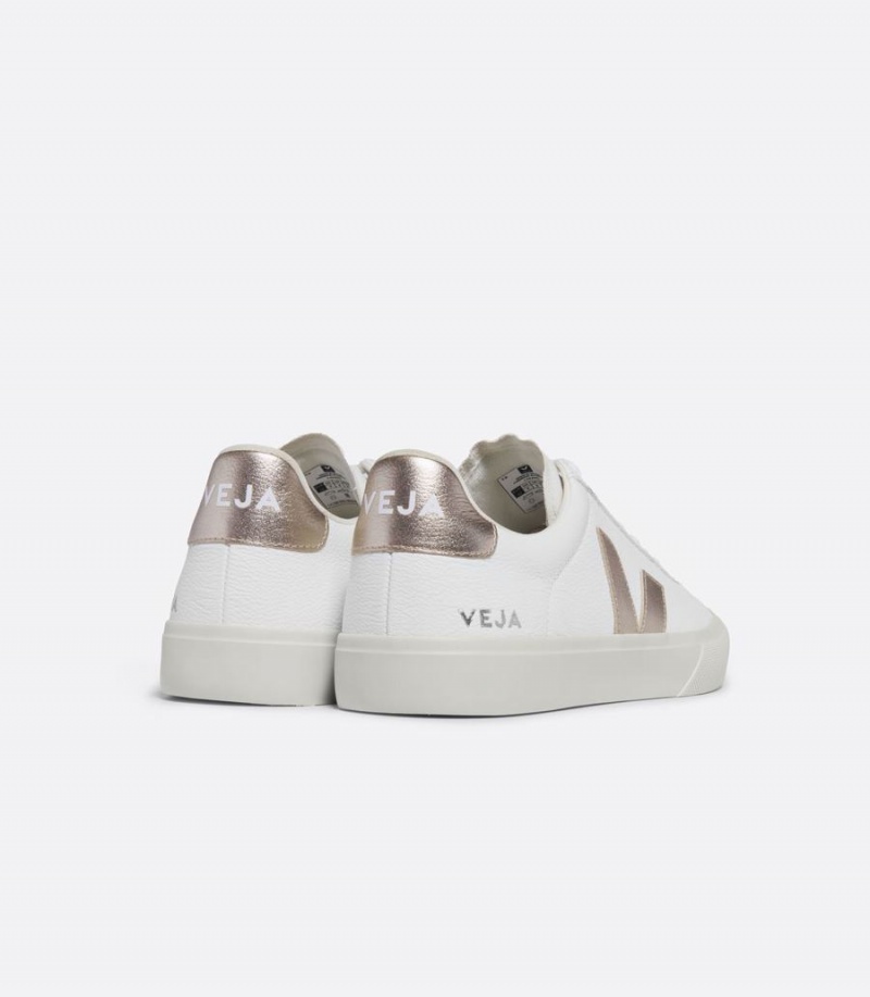 Χαμηλα Sneakers γυναικεια Veja Campo Chromefree δερματινα ασπρα χρυσο χρωμα | FPK1495UZ